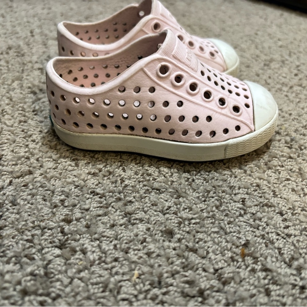 Size 4 Toddler Girls’s Natives